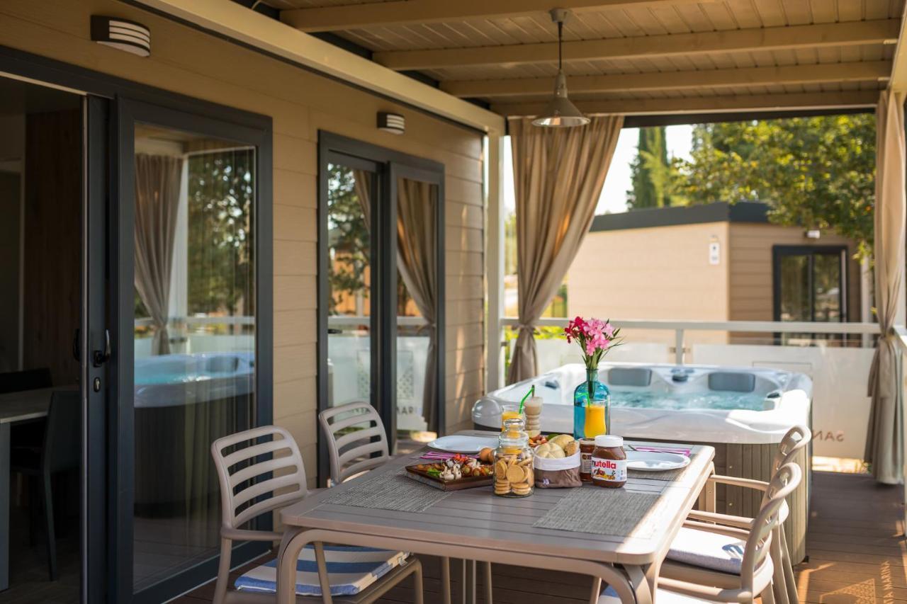 Premium Camping Homes Santa Marina, Lanterna Tar-Vabriga المظهر الخارجي الصورة