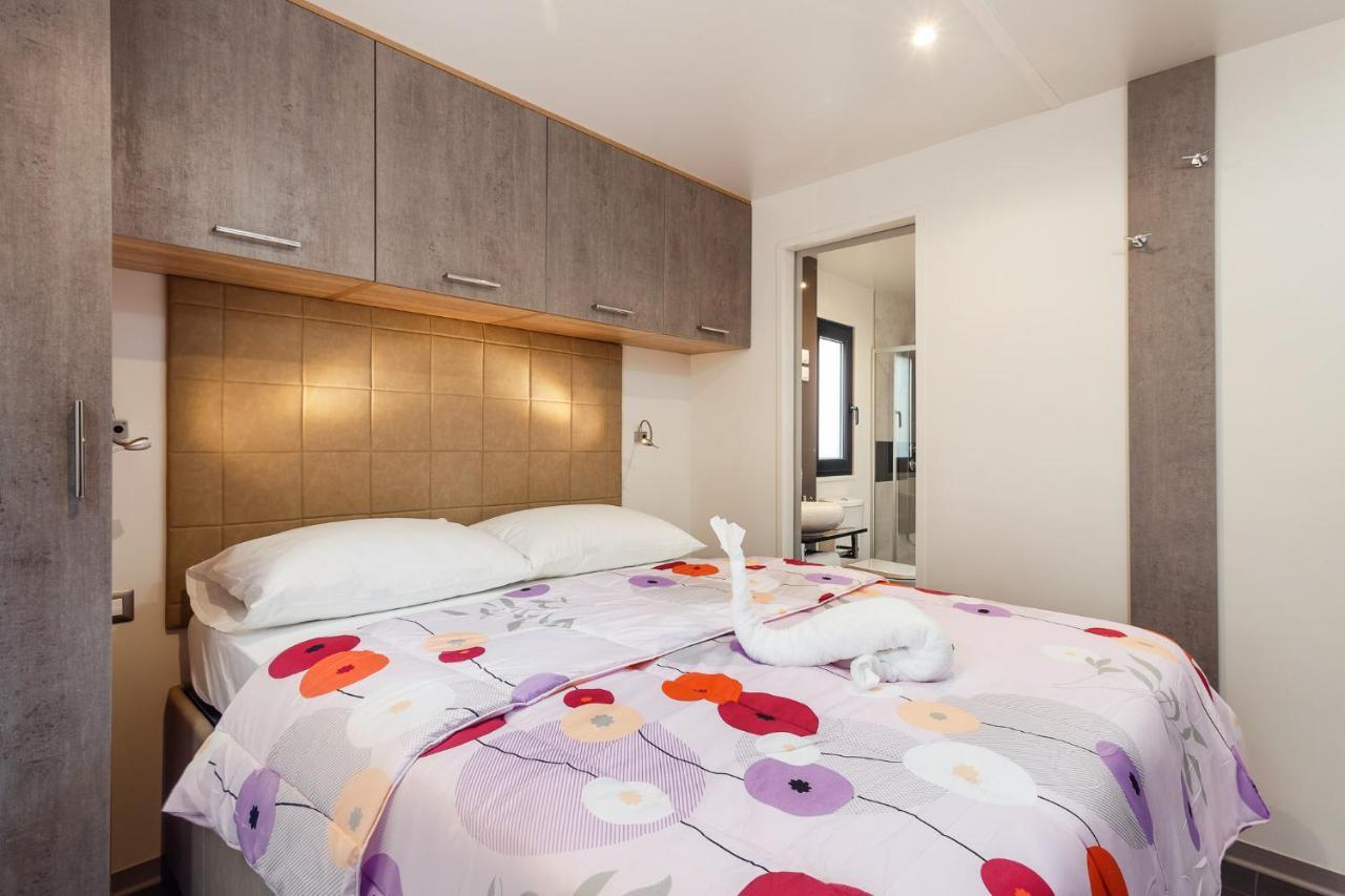 Premium Camping Homes Santa Marina, Lanterna Tar-Vabriga المظهر الخارجي الصورة